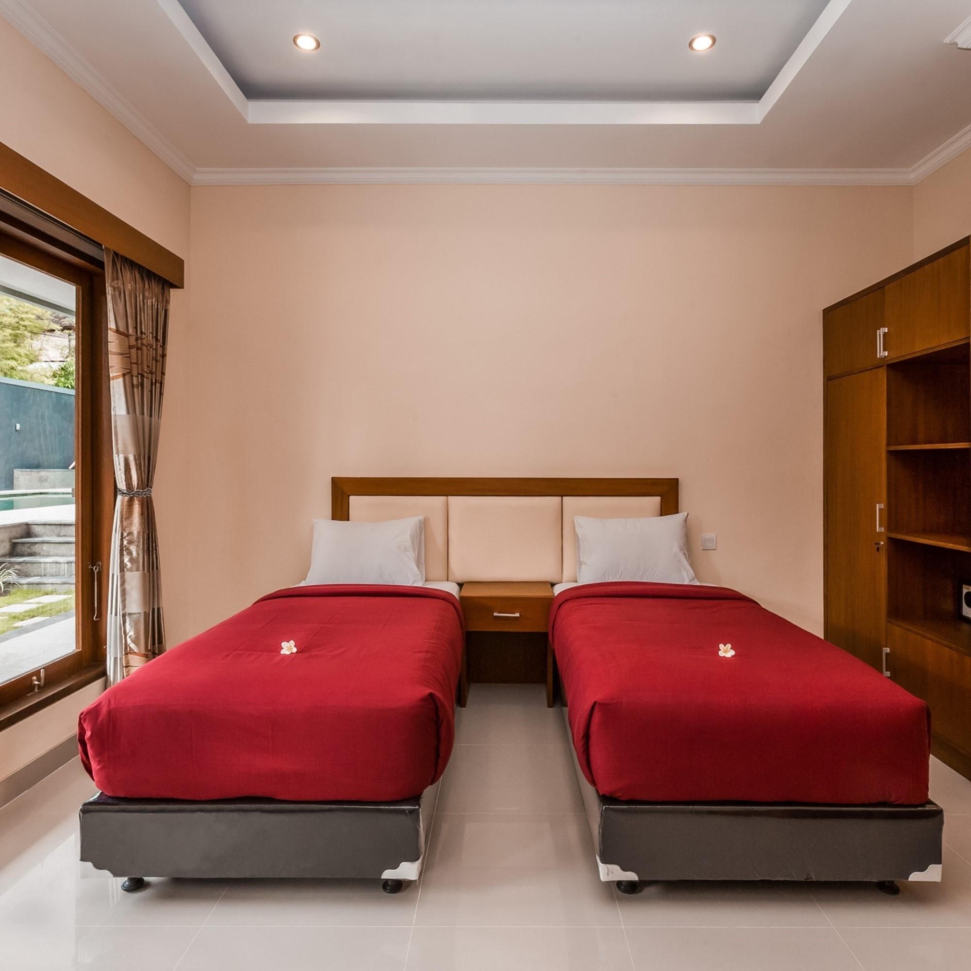 Kubu Petitenget Hotel